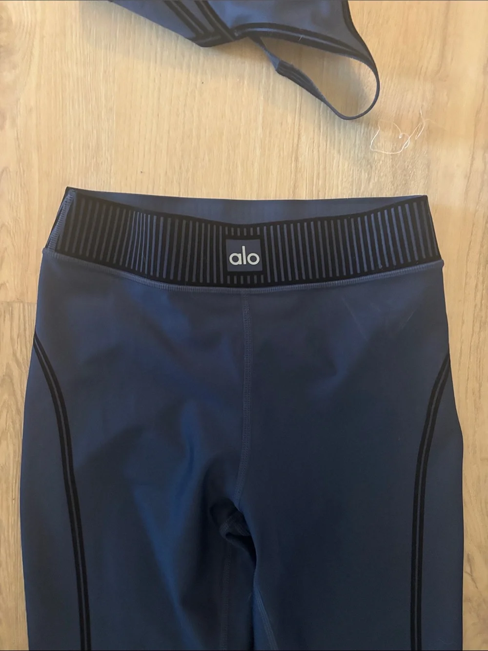 ALO Yoga Navy High-Waist Legging and Matching Sports Bra Set